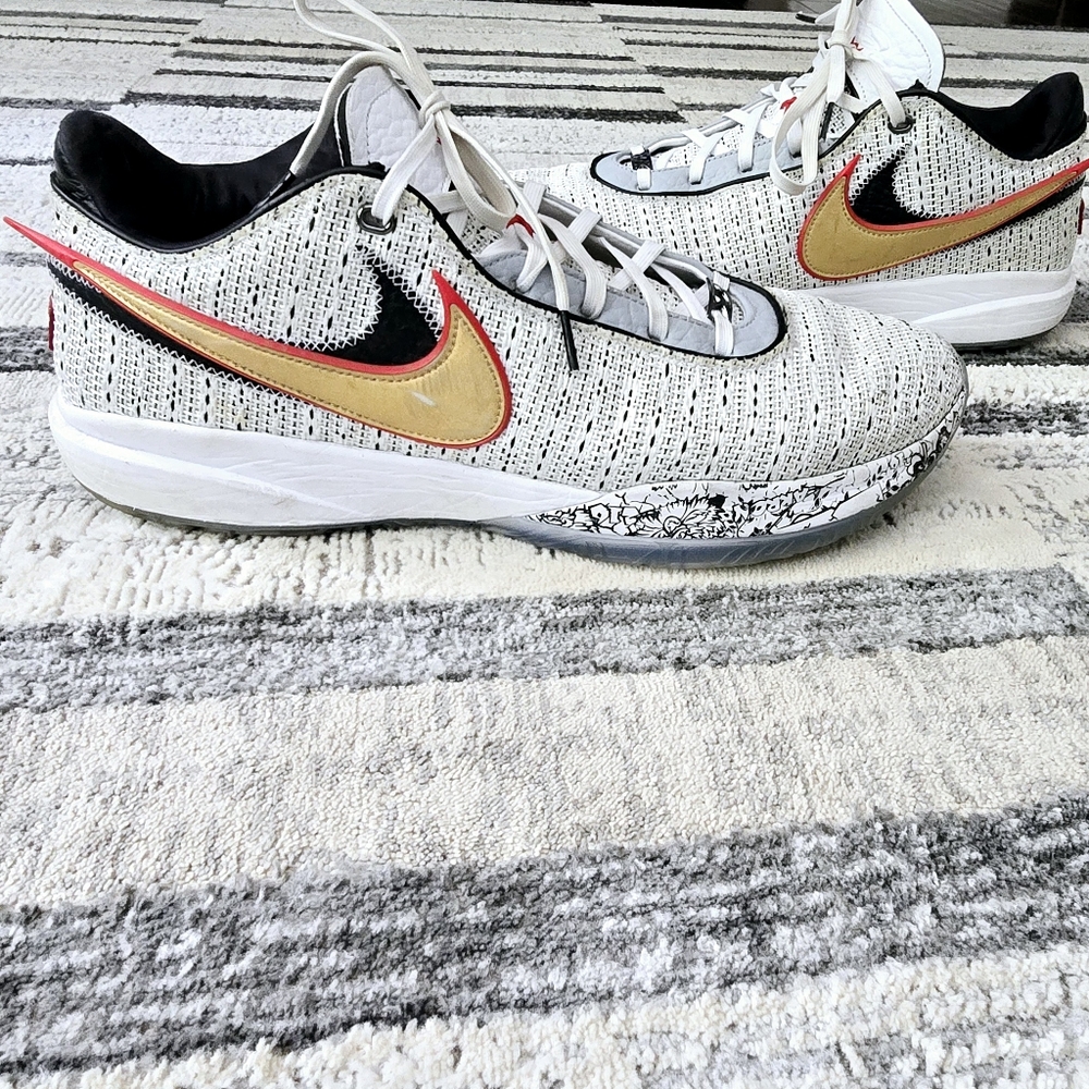 Nike Lebanon Pink Diamond Collection White Sneakers Size 15